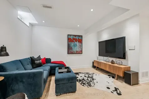 2250 Rockingham Drive Oakville ON L6H 6J3
