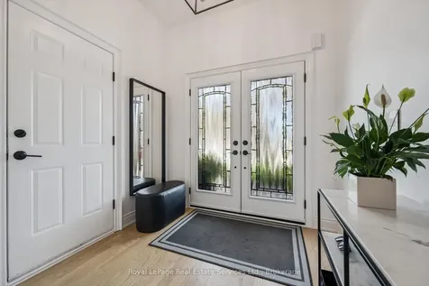 2250 Rockingham Drive Oakville ON L6H 6J3