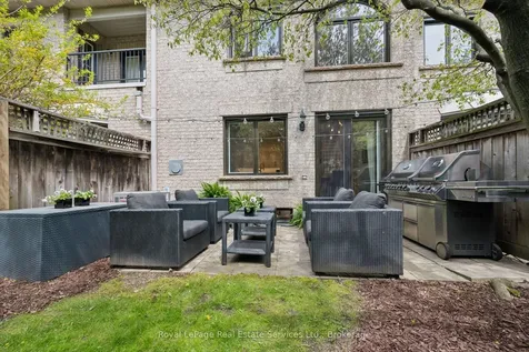 2250 Rockingham Drive Oakville ON L6H 6J3