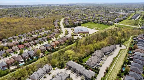 2250 Rockingham Drive Oakville ON L6H 6J3