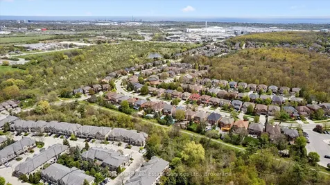 2250 Rockingham Drive Oakville ON L6H 6J3