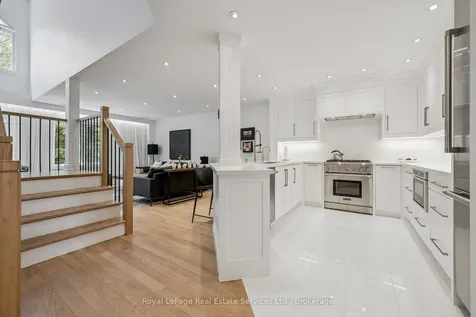 2250 Rockingham Drive Oakville ON L6H 6J3