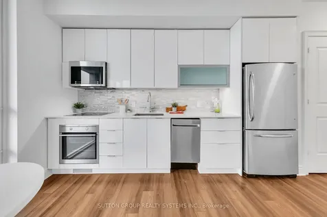16 Brookers Lane Toronto ON M8V 0A5