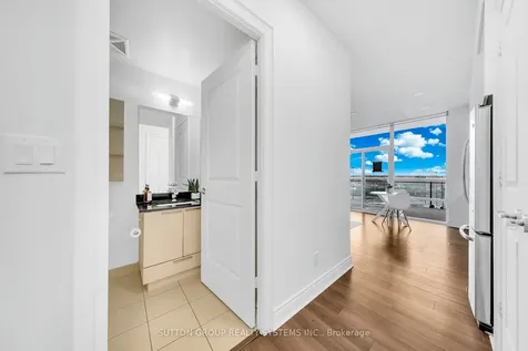 16 Brookers Lane Toronto ON M8V 0A5