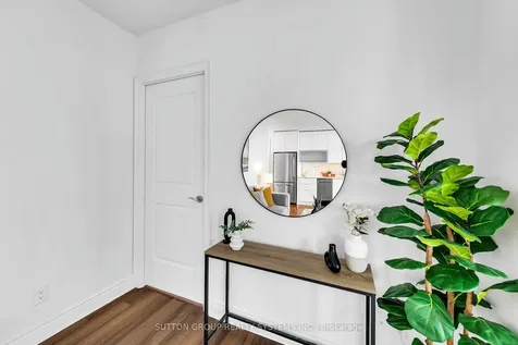 16 Brookers Lane Toronto ON M8V 0A5