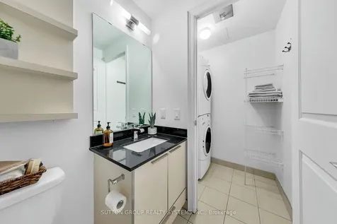 16 Brookers Lane Toronto ON M8V 0A5