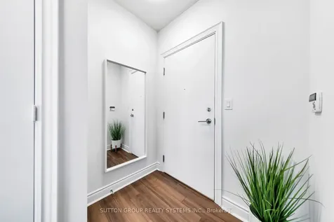 16 Brookers Lane Toronto ON M8V 0A5