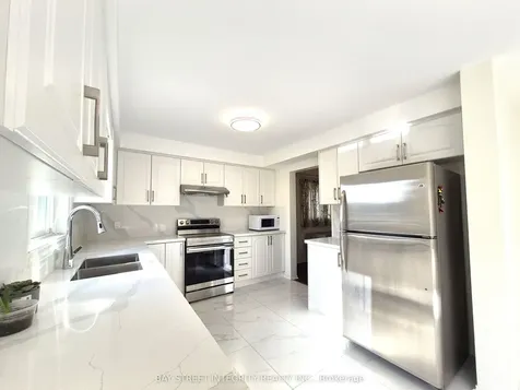 5132 Guildwood Way Mississauga ON L5R 2S7
