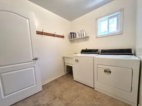 5132 Guildwood Way Mississauga ON L5R 2S7