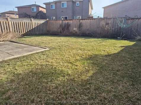 5132 Guildwood Way Mississauga ON L5R 2S7