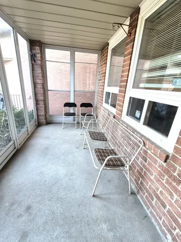 5132 Guildwood Way Mississauga ON L5R 2S7