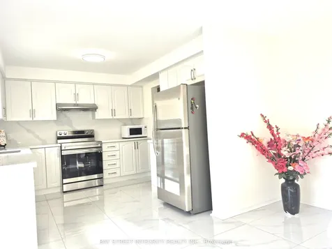 5132 Guildwood Way Mississauga ON L5R 2S7