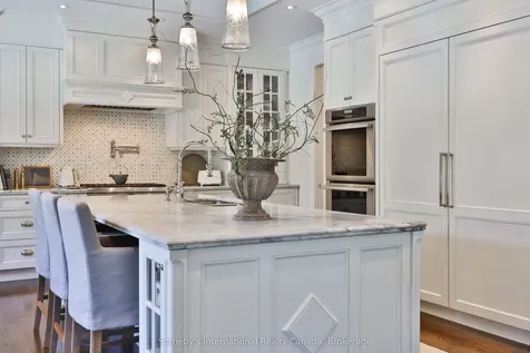 1497 Lakeshore Road W Oakville ON L6L 1G5