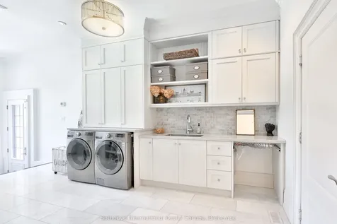 1497 Lakeshore Road W Oakville ON L6L 1G5