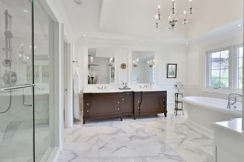 1497 Lakeshore Road W Oakville ON L6L 1G5