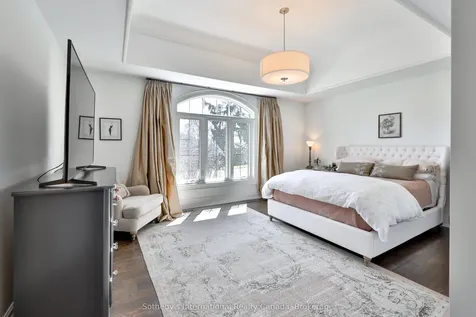 1497 Lakeshore Road W Oakville ON L6L 1G5