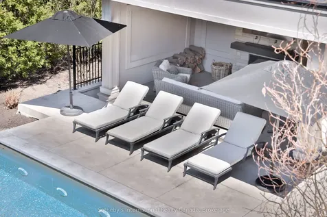 1497 Lakeshore Road W Oakville ON L6L 1G5