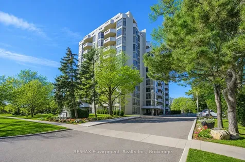 1237 North Shore Boulevard E Burlington ON L7S 2H8