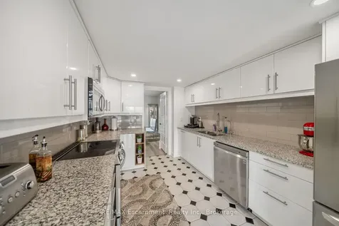 1237 North Shore Boulevard E Burlington ON L7S 2H8