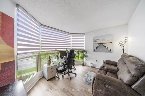 1237 North Shore Boulevard E Burlington ON L7S 2H8