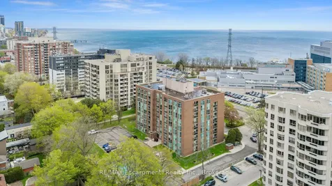 1237 North Shore Boulevard E Burlington ON L7S 2H8