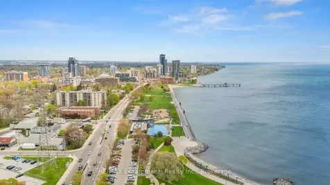 1237 North Shore Boulevard E Burlington ON L7S 2H8