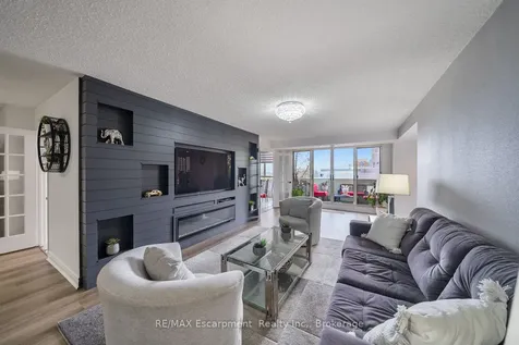 1237 North Shore Boulevard E Burlington ON L7S 2H8