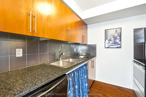 310 Burnhamthorpe Road W Mississauga ON L5B 4P9