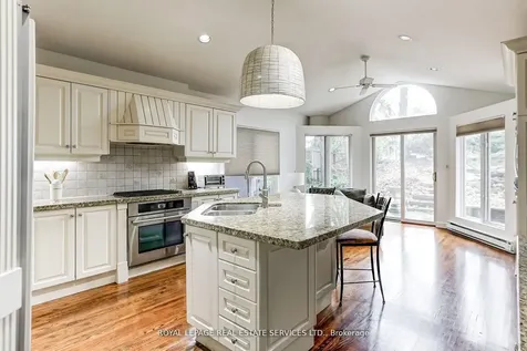 32 Edenbrook Hill Toronto ON M9A 3Z6