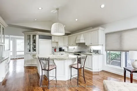 32 Edenbrook Hill Toronto ON M9A 3Z6