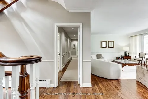 32 Edenbrook Hill Toronto ON M9A 3Z6
