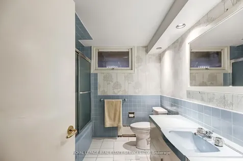 32 Edenbrook Hill Toronto ON M9A 3Z6