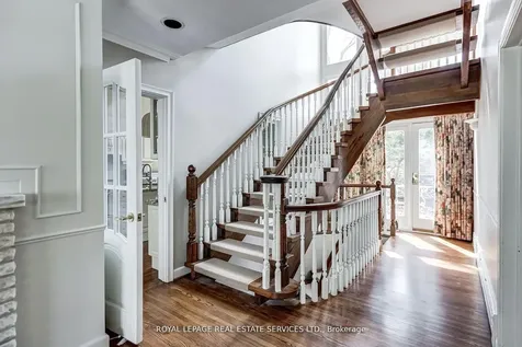 32 Edenbrook Hill Toronto ON M9A 3Z6