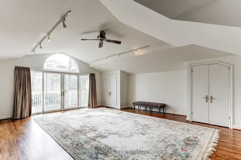 32 Edenbrook Hill Toronto ON M9A 3Z6