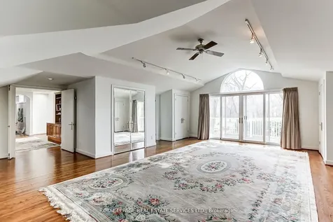 32 Edenbrook Hill Toronto ON M9A 3Z6