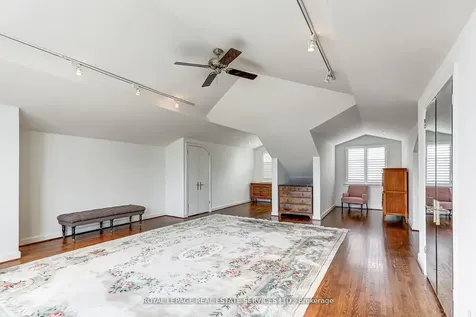 32 Edenbrook Hill Toronto ON M9A 3Z6