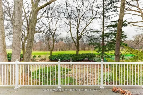 32 Edenbrook Hill Toronto ON M9A 3Z6