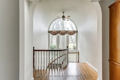 32 Edenbrook Hill Toronto ON M9A 3Z6