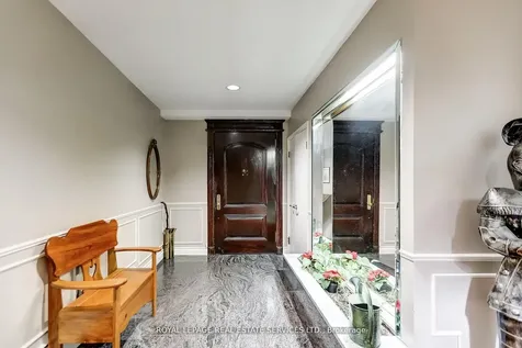 32 Edenbrook Hill Toronto ON M9A 3Z6