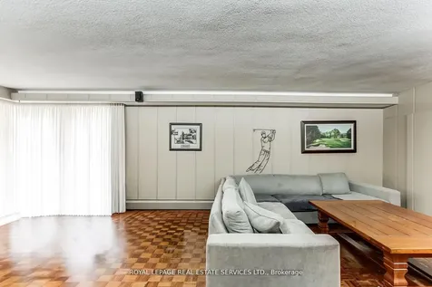 32 Edenbrook Hill Toronto ON M9A 3Z6