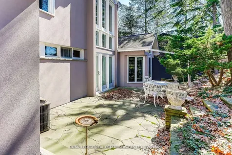 32 Edenbrook Hill Toronto ON M9A 3Z6