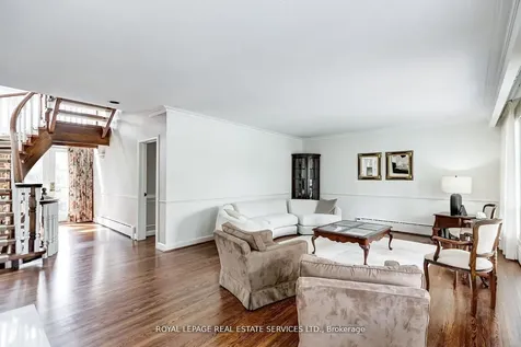 32 Edenbrook Hill Toronto ON M9A 3Z6