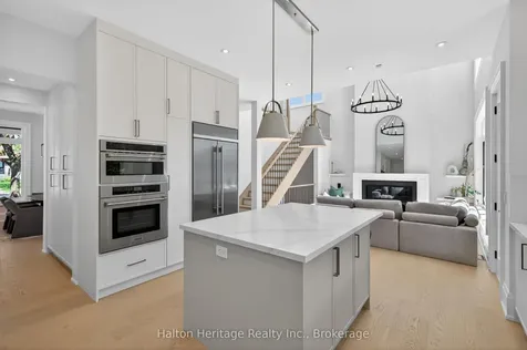 148 Herald Avenue Oakville ON L6K 1S2
