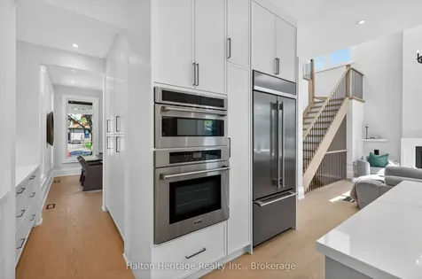 148 Herald Avenue Oakville ON L6K 1S2