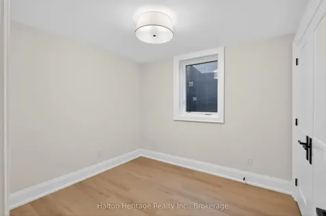148 Herald Avenue Oakville ON L6K 1S2