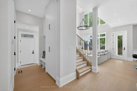 148 Herald Avenue Oakville ON L6K 1S2