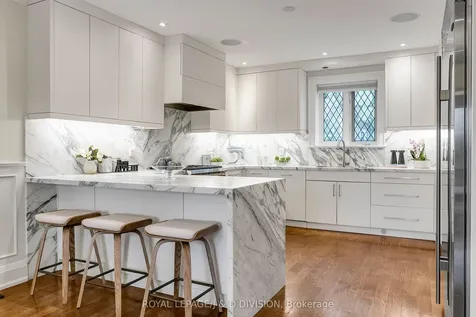 76 Brule Gardens Toronto ON M6S 4J2
