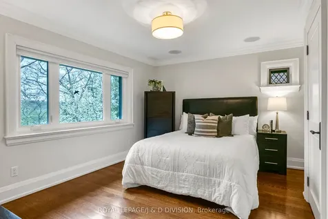 76 Brule Gardens Toronto ON M6S 4J2