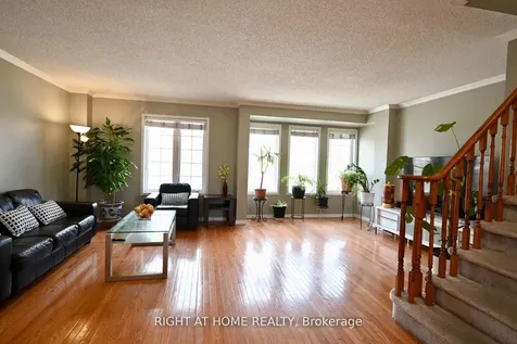 11 West Deane Park Drive Toronto ON M9B 2R5