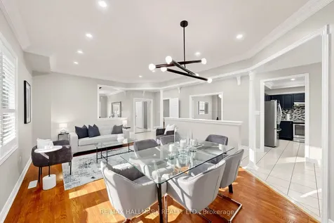 6611 Spinnaker Circle Mississauga ON L5W 1R2